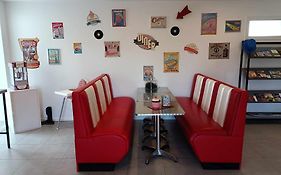 RBNB GITE MAISON DE VACANCE TYPE AMERICAN DINER La FARM OUEST